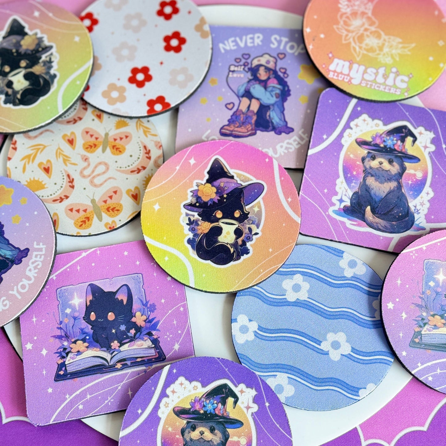 Cute Retro Flowers Cup Coasters For Drinks, Set of 4 Round - Modern Cocktail Drink Bar Coasters Aesthetics Non Slip Rubber