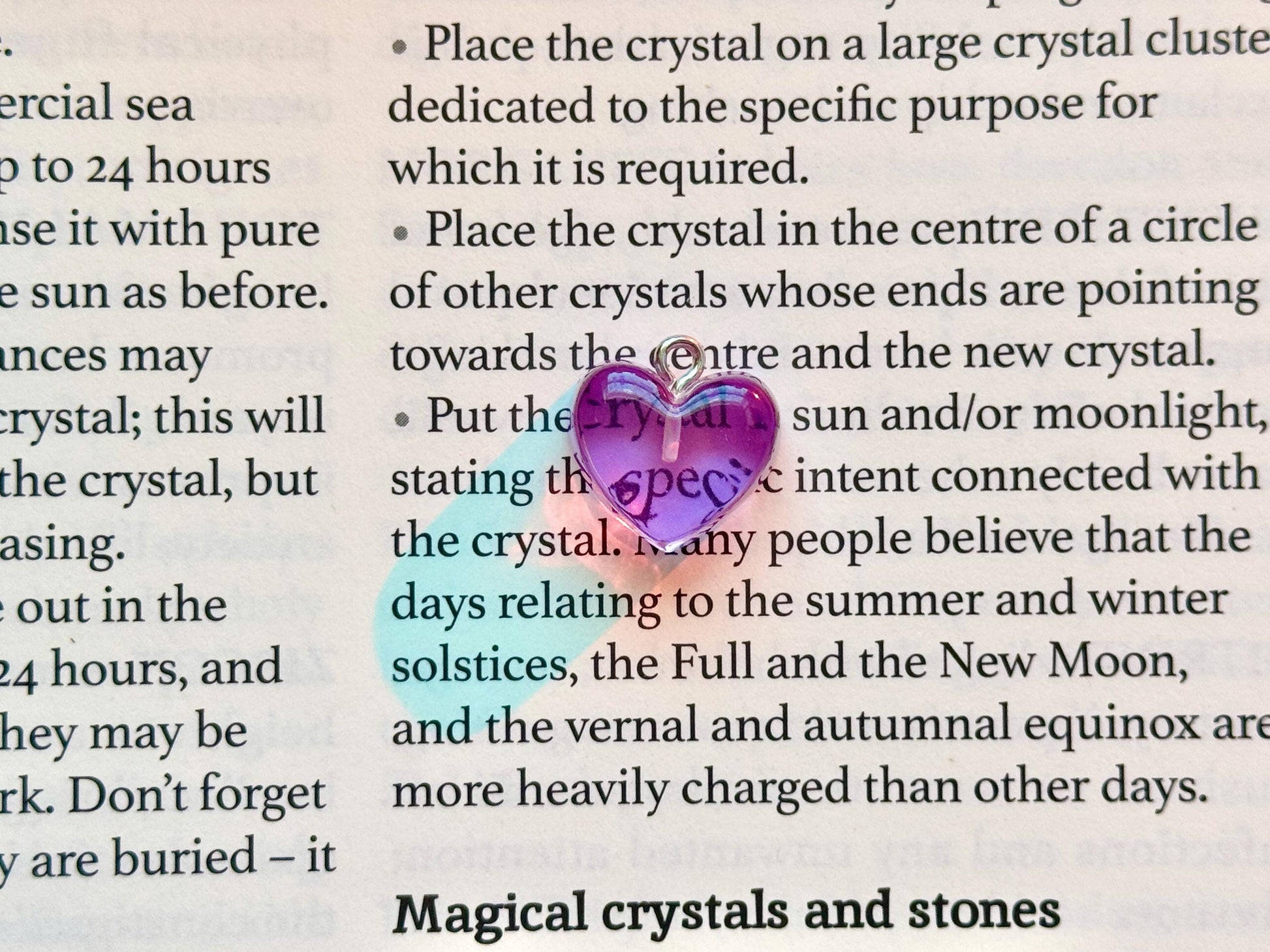 Resin Heart Dust Plug Charm: USB-C Kindle, Tablet, Phone Accessory