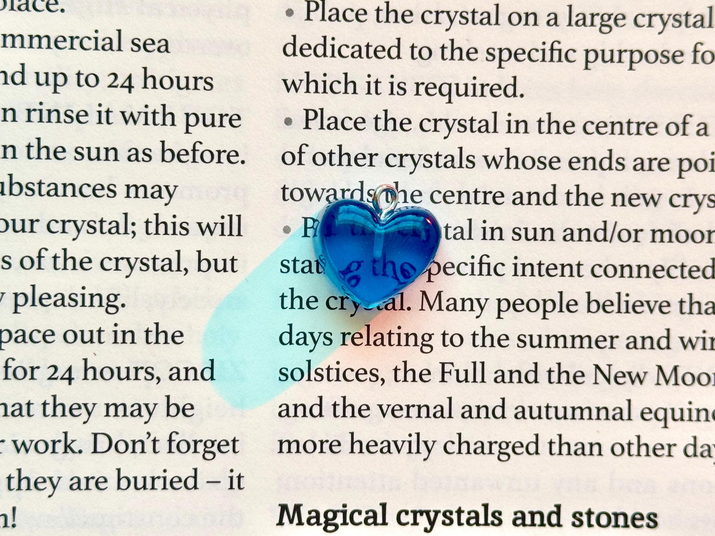 Resin Heart Dust Plug Charm: USB-C Kindle, Tablet, Phone Accessory