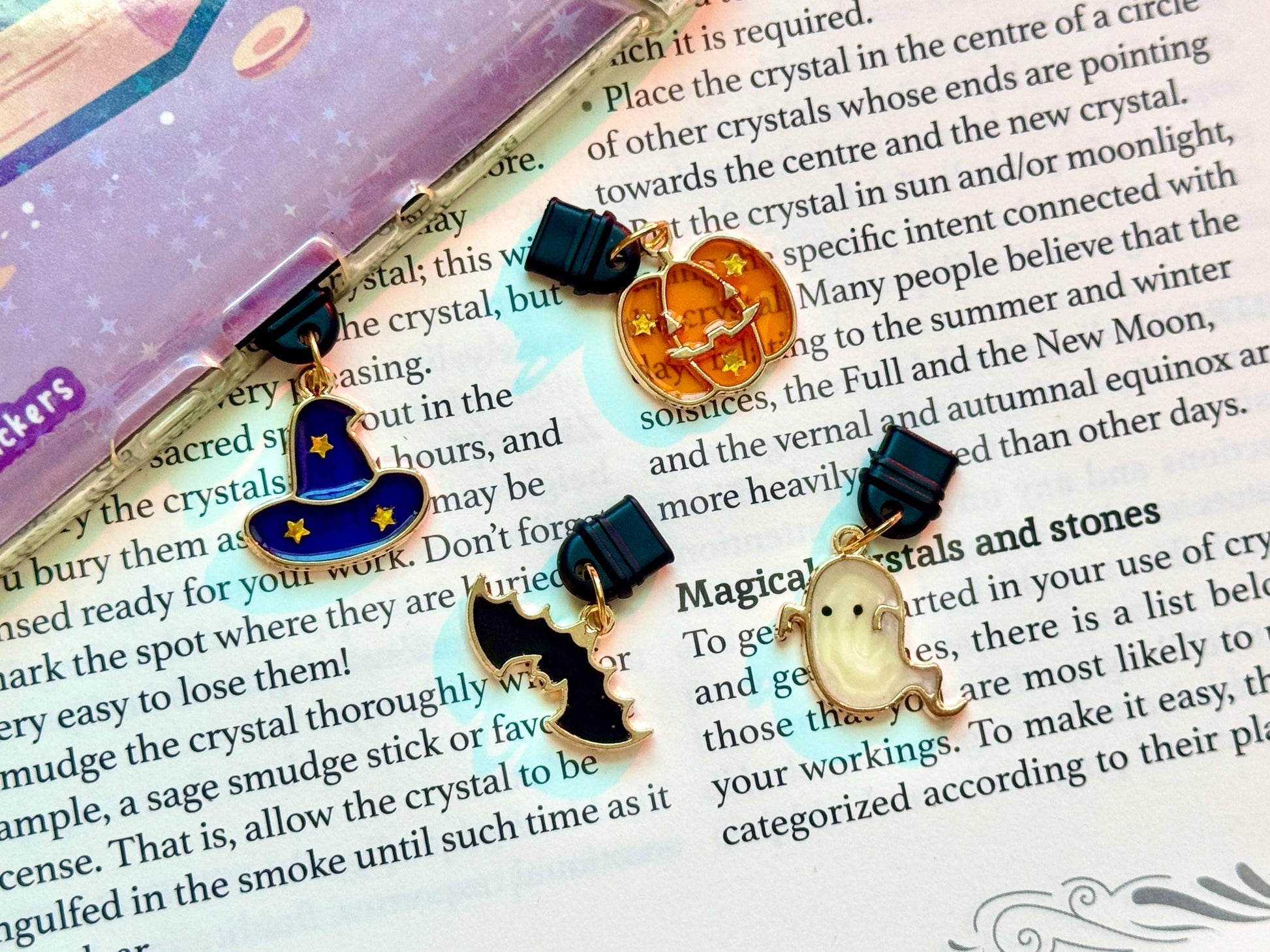 Halloween Kindle Charm: Spooky Resin Dust Plug - USB-C Port Cover