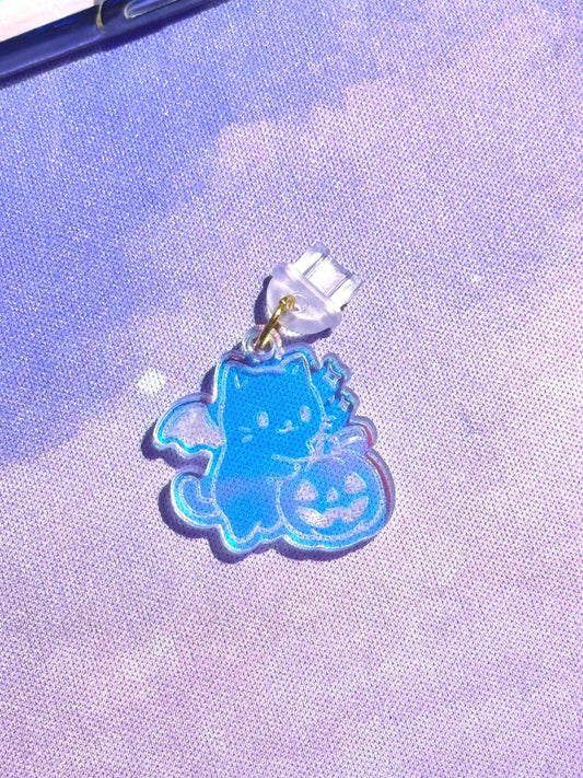 Iridescent Halloween Cat Pumpkin Charm: Spooky Kindle/Phone Dust Plug