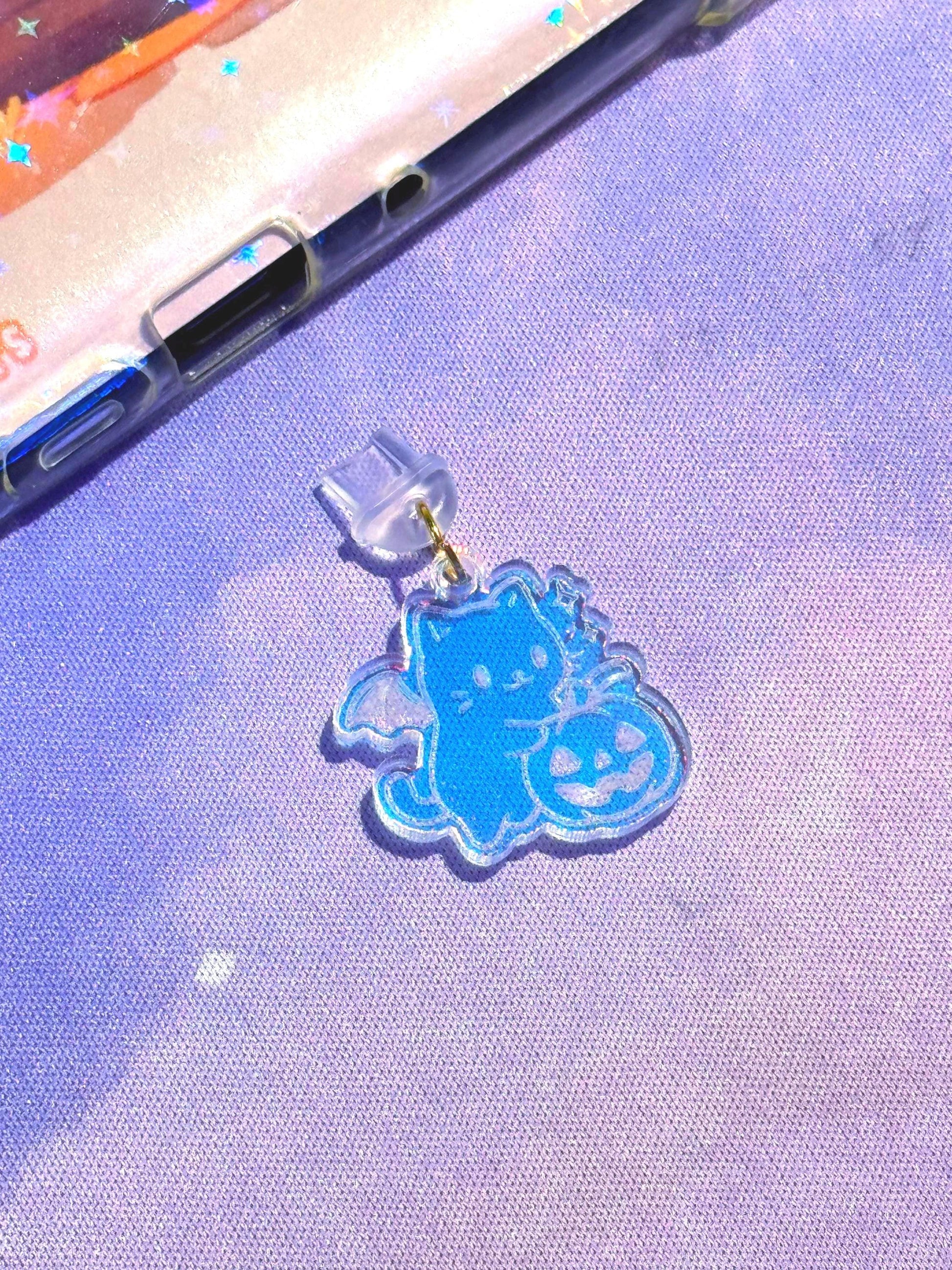 Iridescent Halloween Cat Pumpkin Charm: Spooky Kindle/Phone Dust Plug