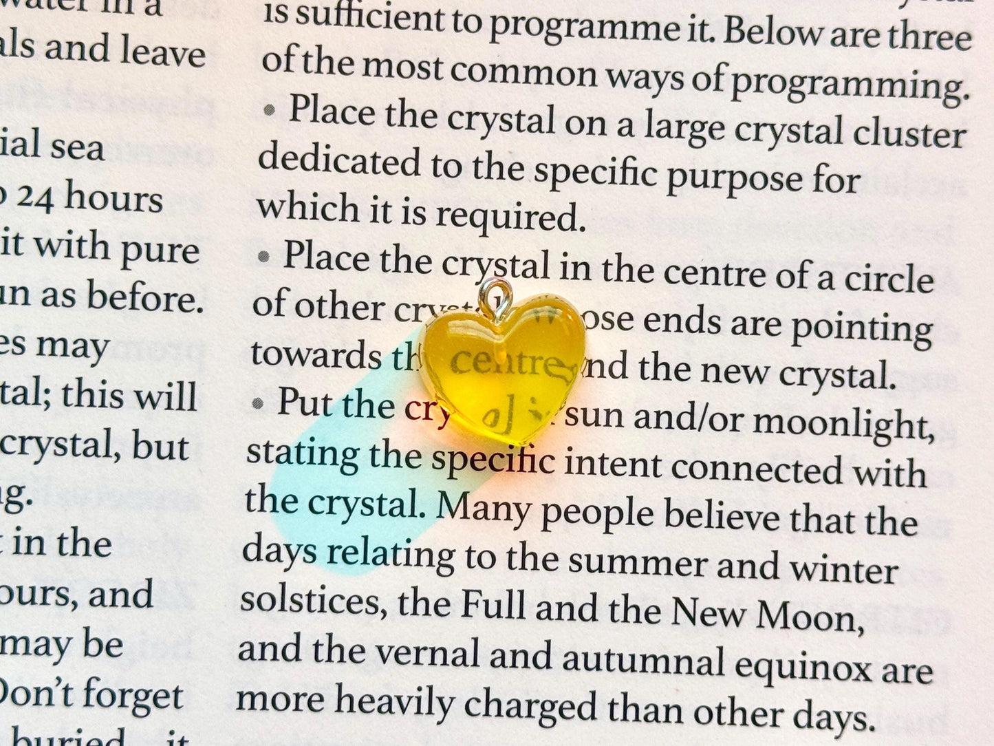 Resin Heart Dust Plug Charm: USB-C Kindle, Tablet, Phone Accessory