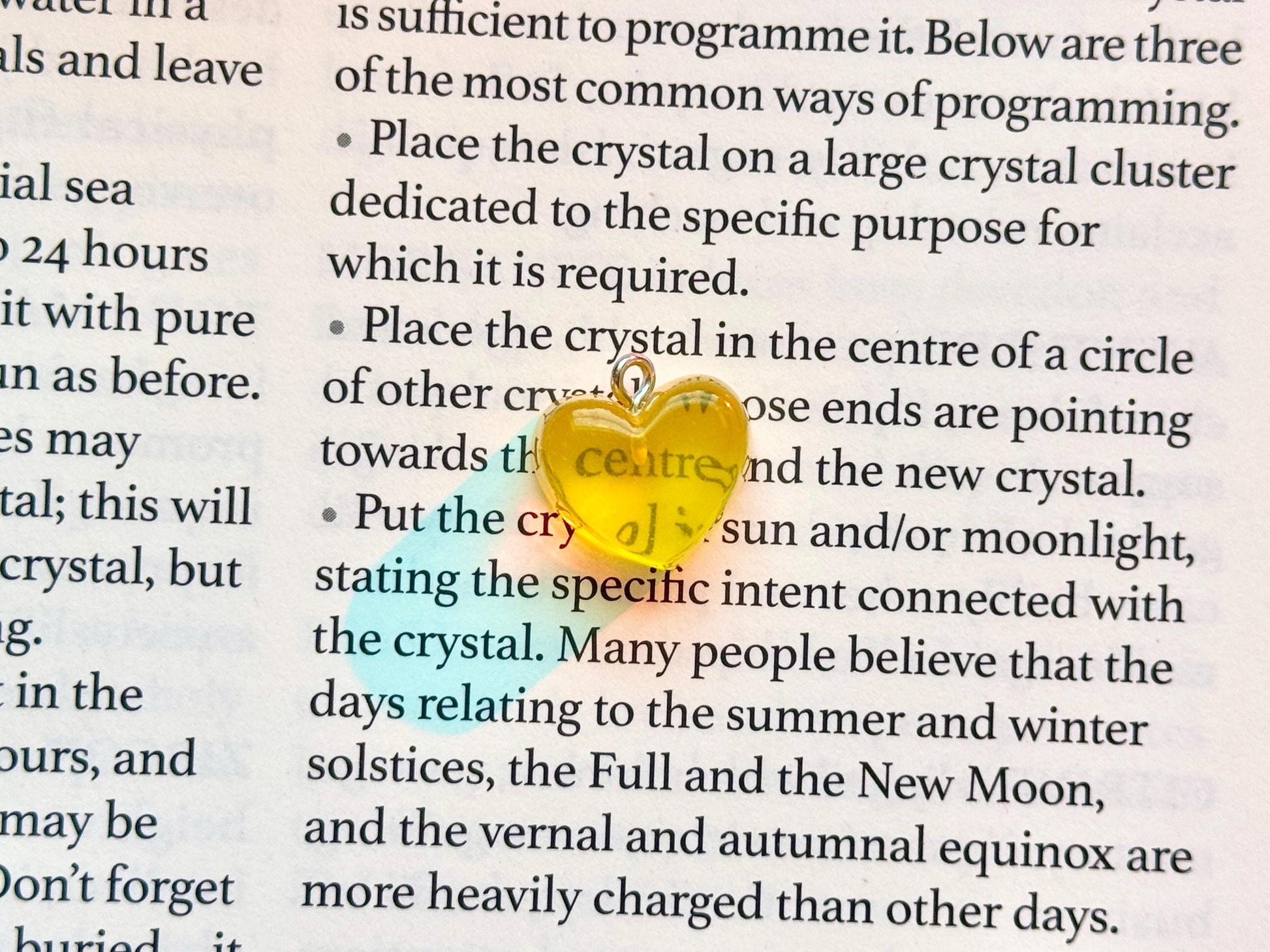 Resin Heart Dust Plug Charm: USB-C Kindle, Tablet, Phone Accessory