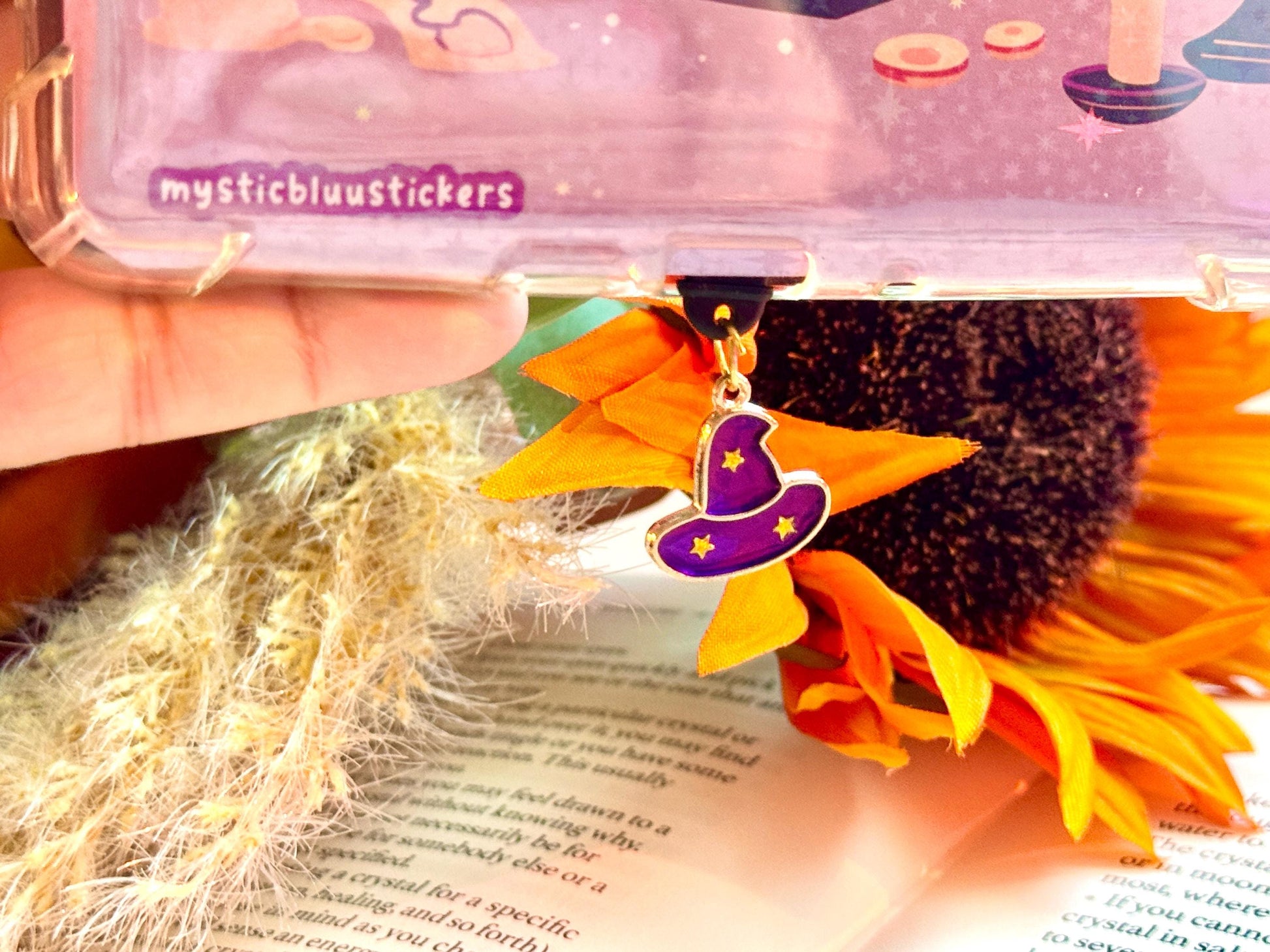 Halloween Kindle Charm: Spooky Resin Dust Plug - USB-C Port Cover