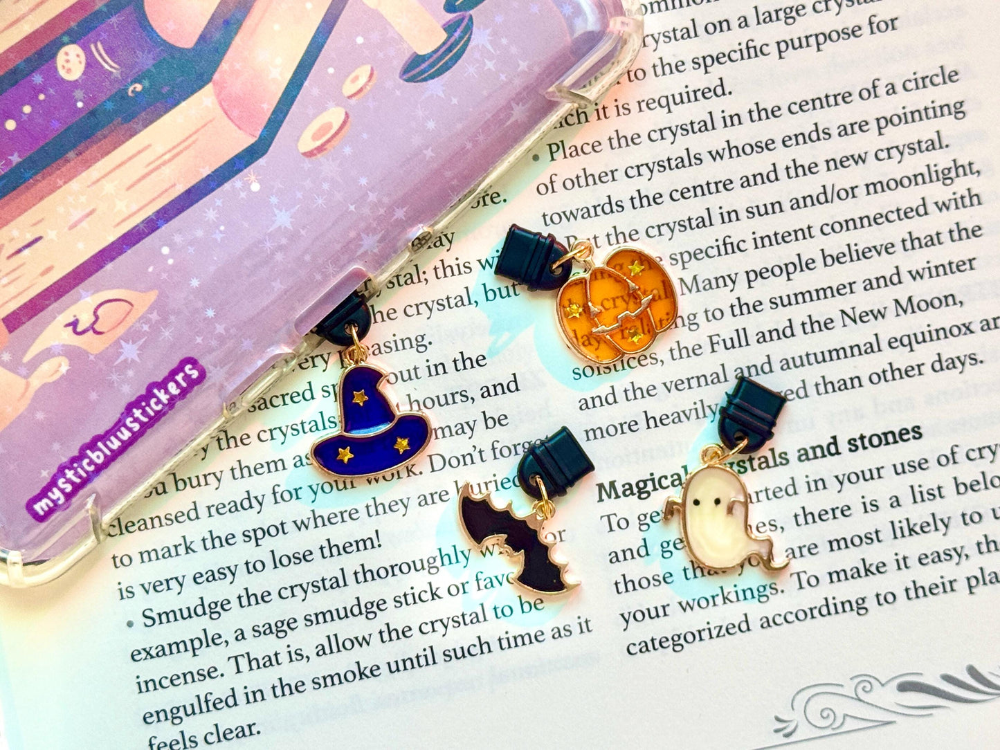 Halloween Kindle Charm: Spooky Resin Dust Plug - USB-C Port Cover