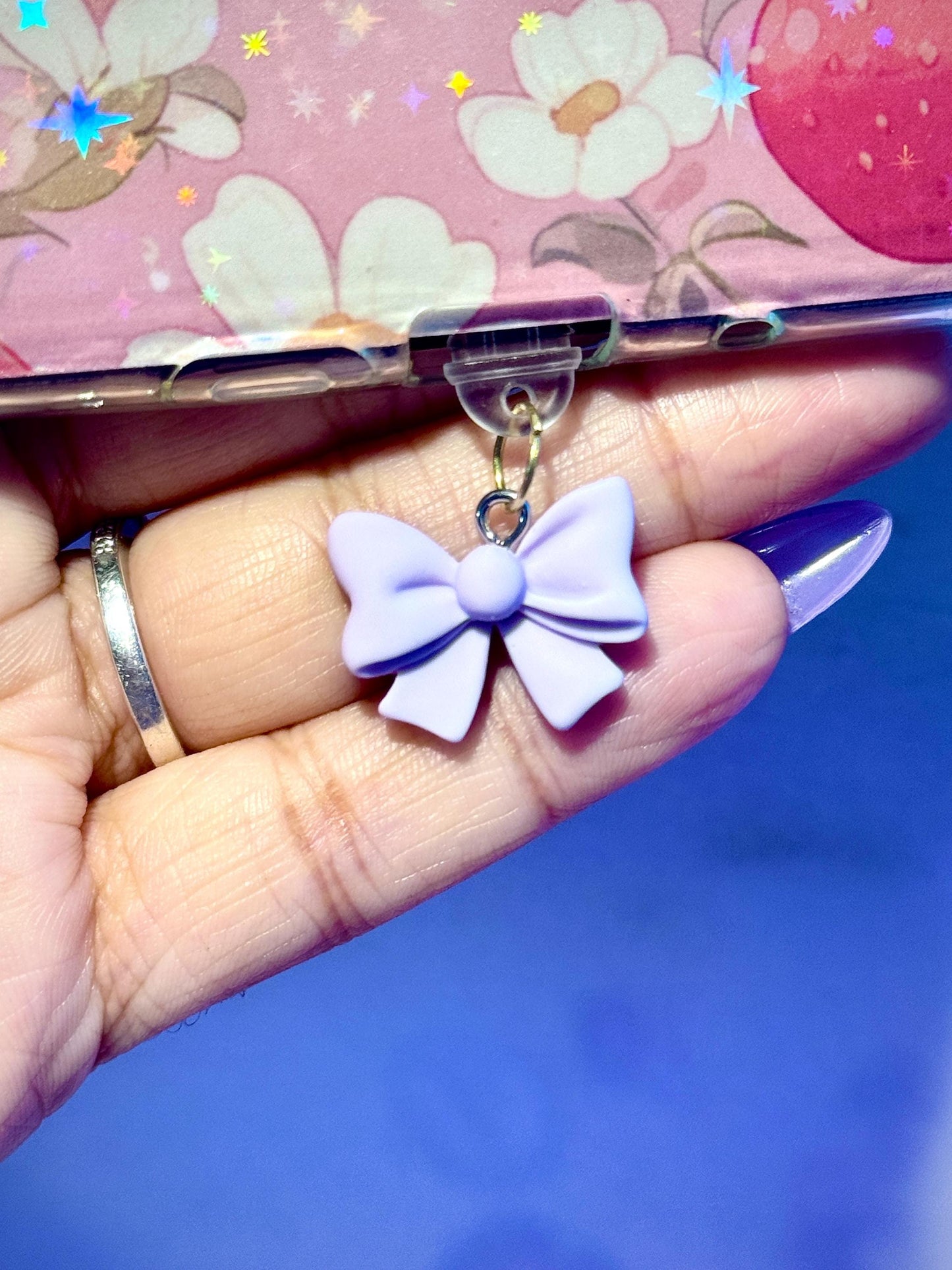 Pastel Bow Dust Plug Charm: Kawaii USB-C Phone, Tablet, Kindle Cover