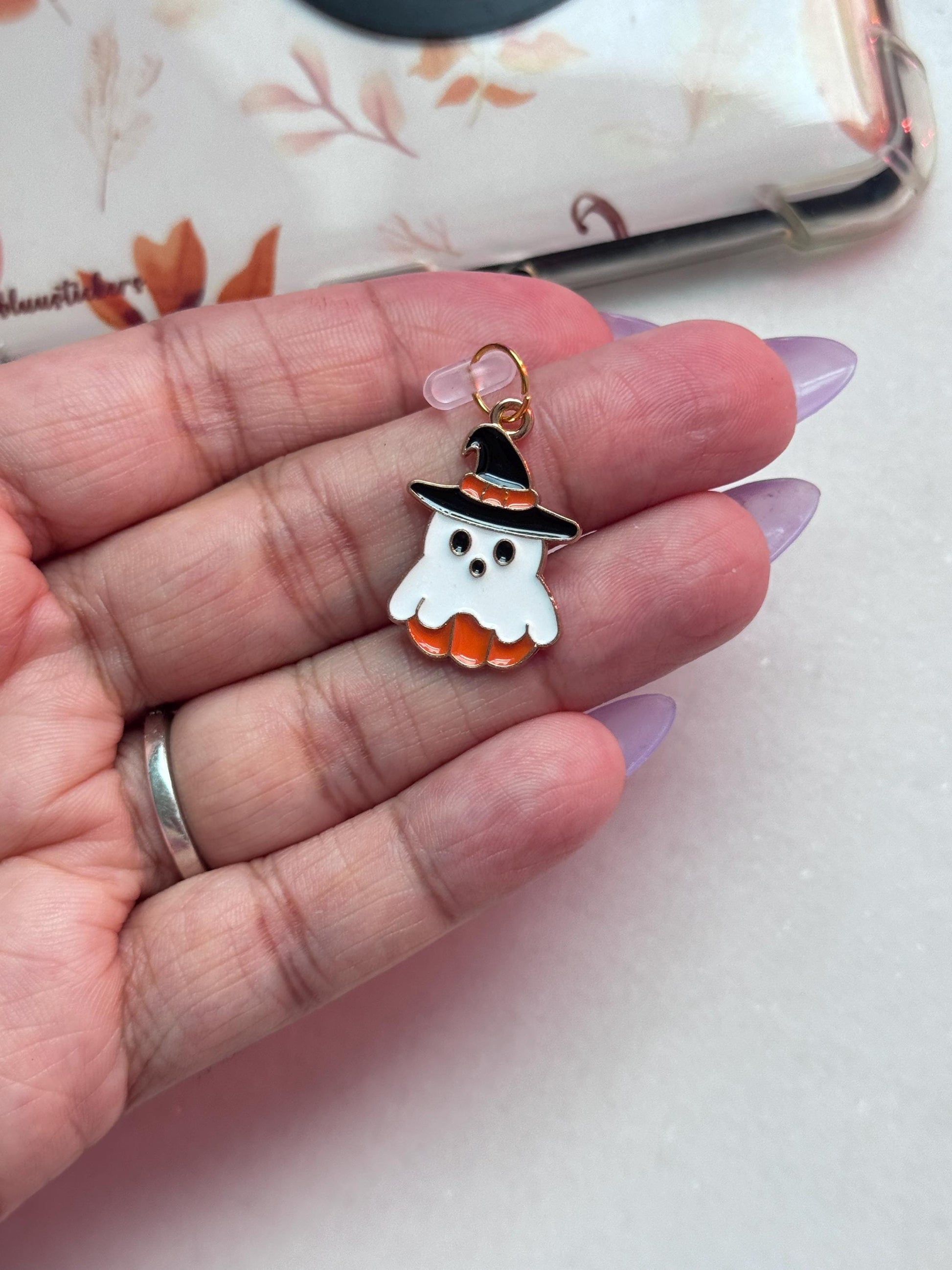 Ghost Dust Plug Charm – Halloween Kindle & Phone USB-C Accessory