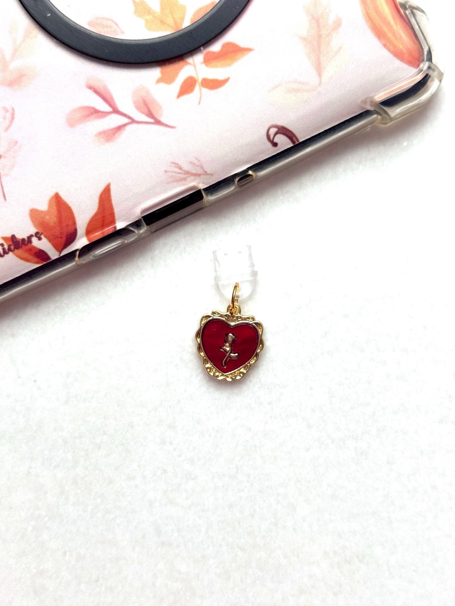 Vintage Heart Rose Dust Plug Charm – USB-C Accessory for Kindle, Phone & Tablet