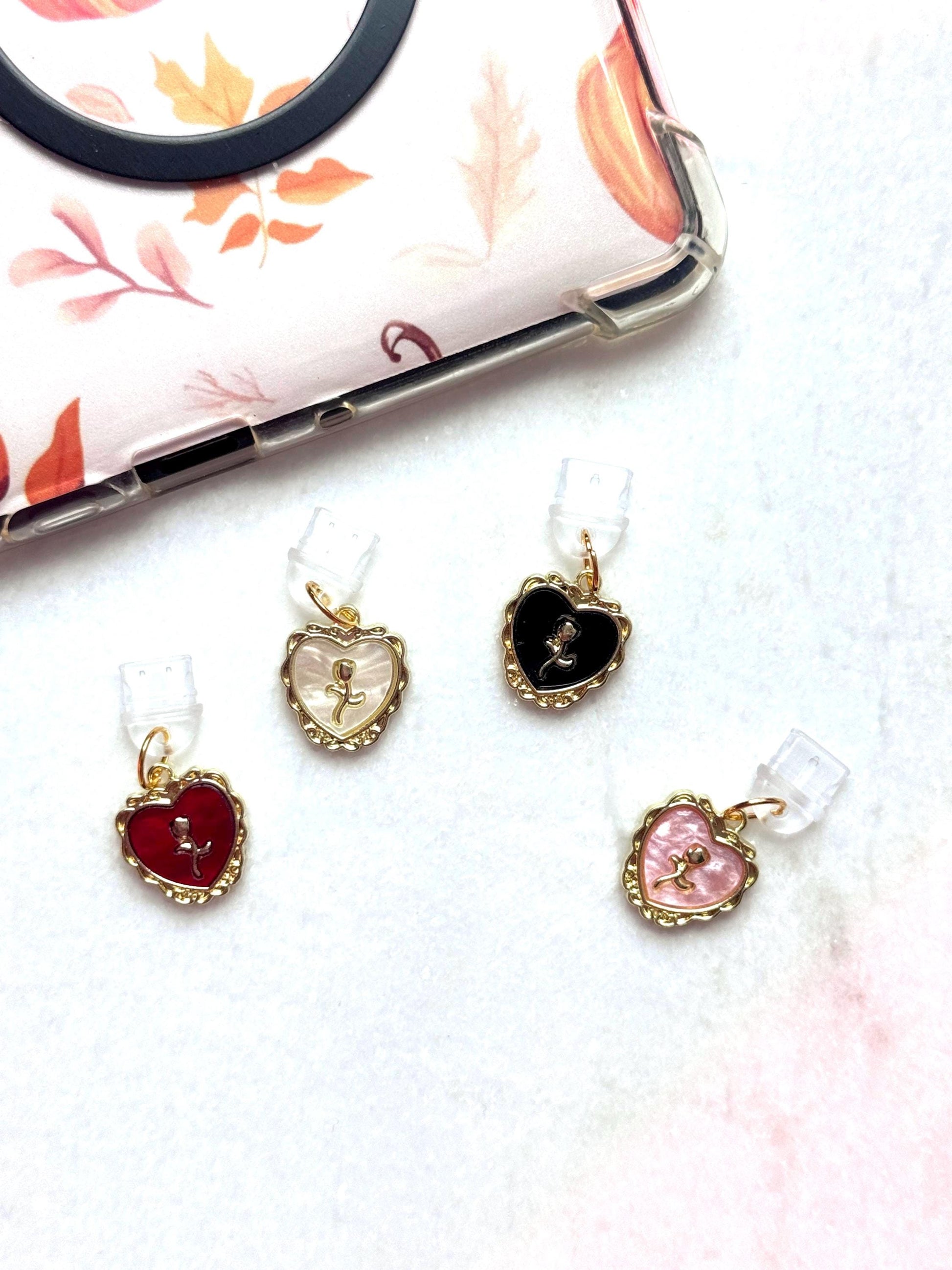 Vintage Heart Rose Dust Plug Charm – USB-C Accessory for Kindle, Phone & Tablet
