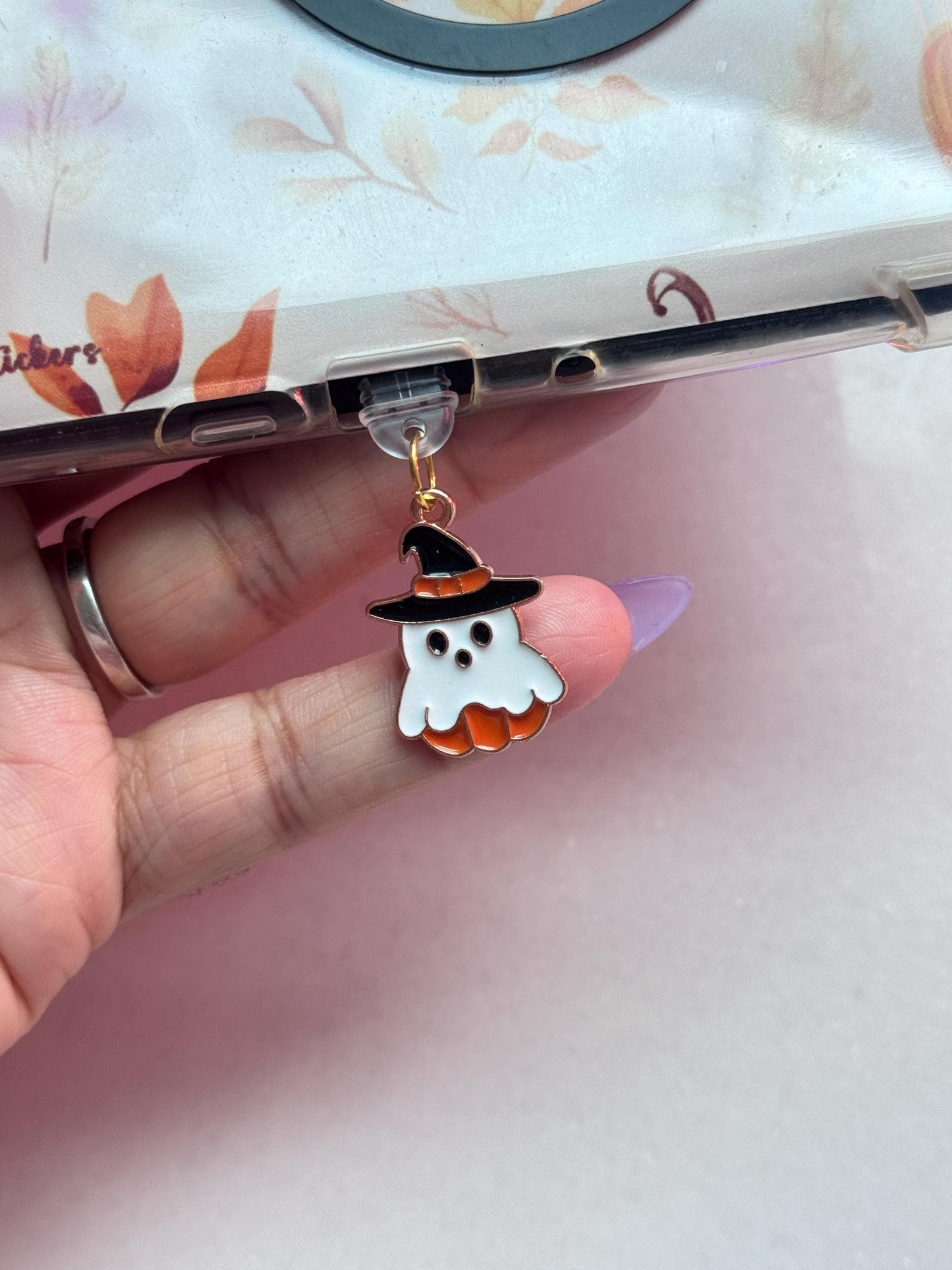Ghost Dust Plug Charm – Halloween Kindle & Phone USB-C Accessory