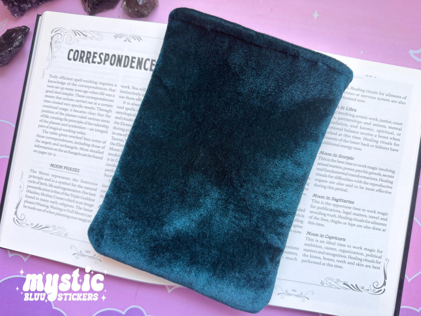 Deep Teal Kindle Sleeve – Padded E-Reader Pouch With Gold Satin