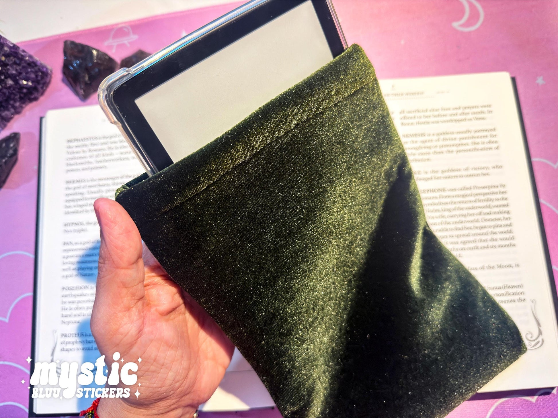 Dark Forest Green Kindle Sleeve – Dark Academia E-Reader Pouch