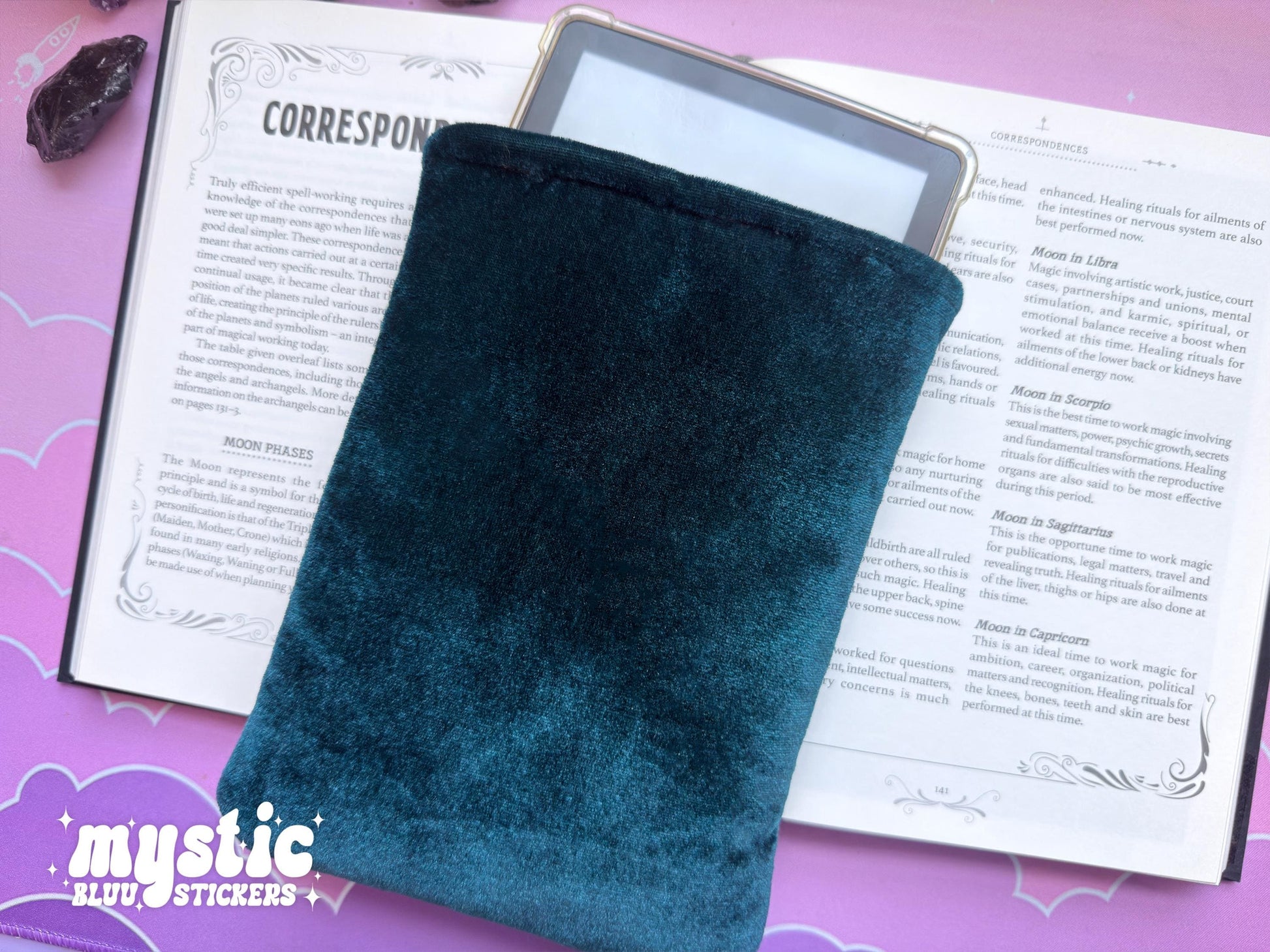 Deep Teal Kindle Sleeve – Padded E-Reader Pouch With Gold Satin